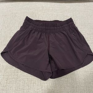 Lululemon Tracker Low-Rise Lined Short 4”